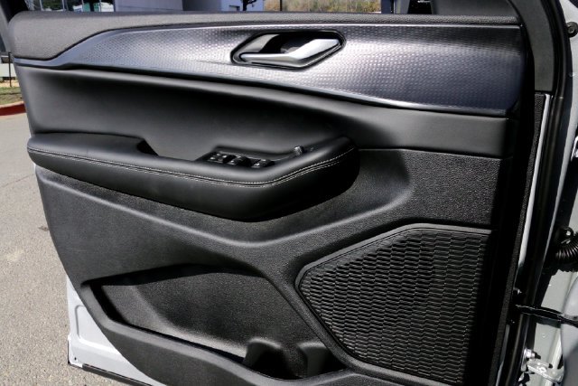 New 2025 Jeep Grand Cherokee Altitude RWD image 16