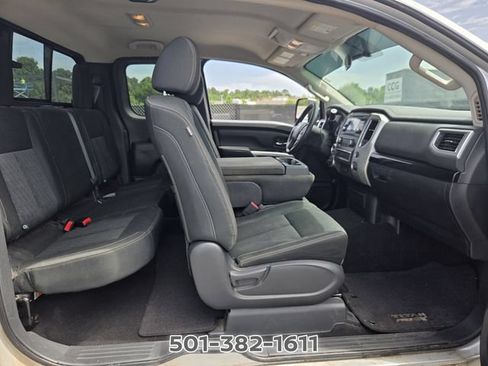 Used 2017 Nissan Titan SV AWD/4WD image 18