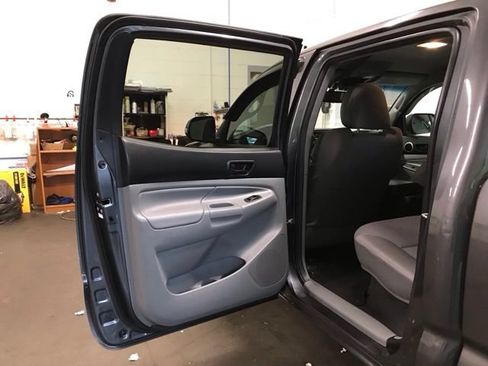 Used 2012 Toyota Tacoma 4x4 Double Cab w/ TRD Sport Pkg image 7