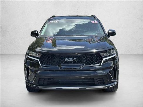Used 2023 Kia Sorento S FWD image 2