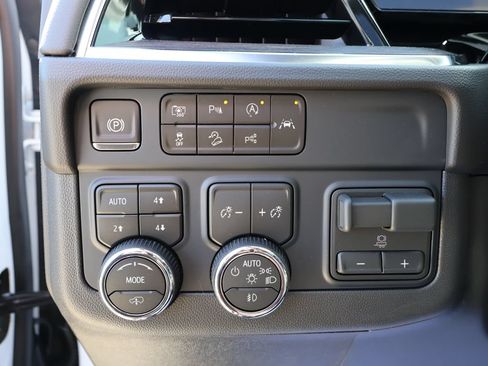 New 2026 Chevrolet Tahoe Z71 w/ Z71 Off-Road Package AWD/4WD image 13