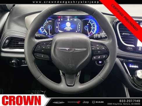 Certified 2024 Chrysler Pacifica Premium image 19