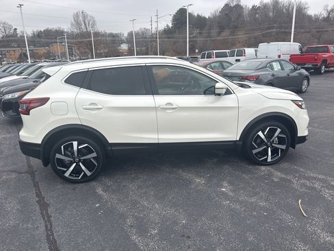 Used 2022 Nissan Rogue Sport SL image 9