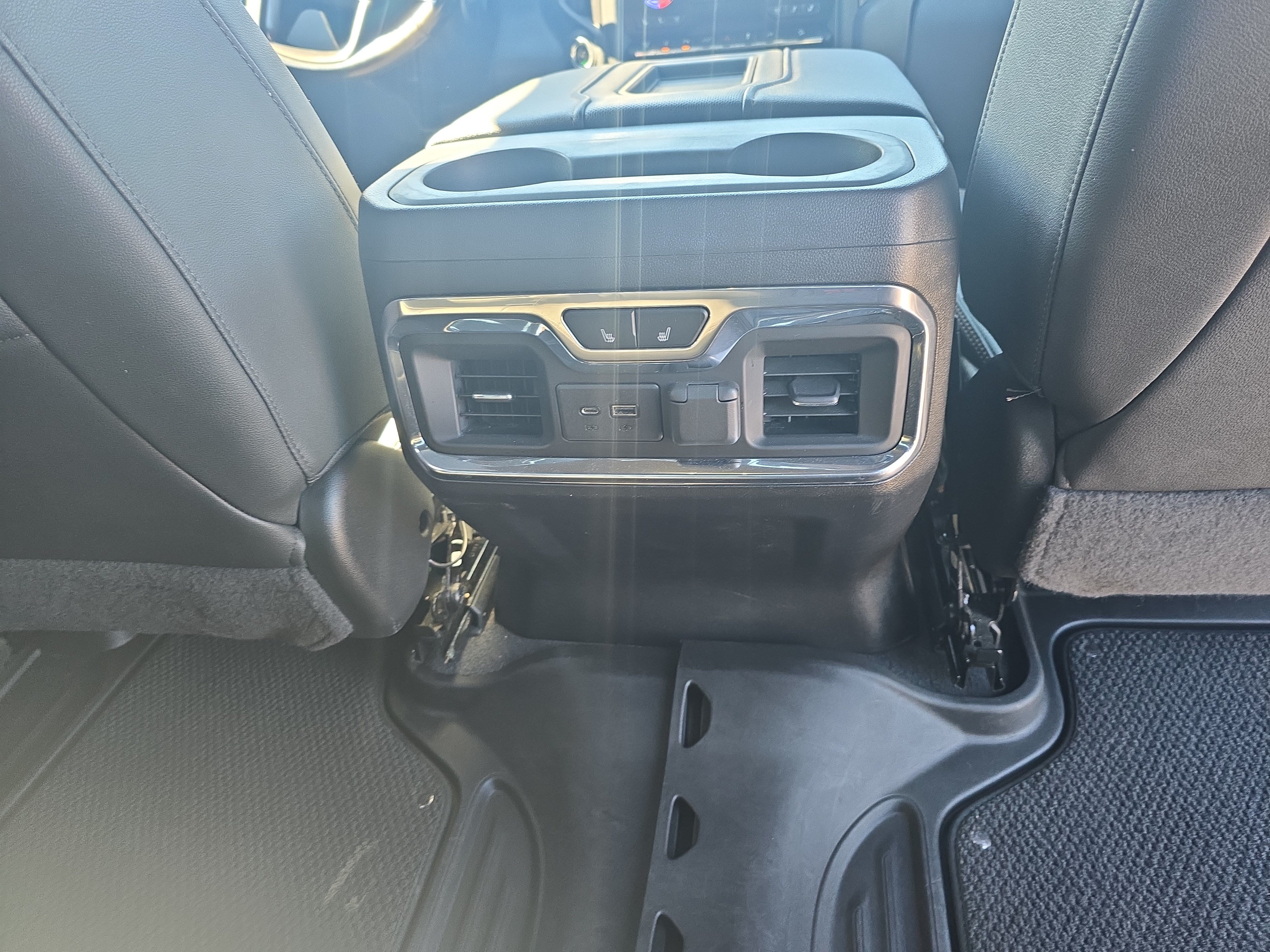 Used 2021 GMC Sierra 2500 AT4 w/ AT4 Preferred Package AWD/4WD image 12