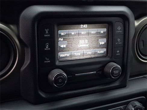 Used 2018 Jeep Wrangler Unlimited Sport image 16