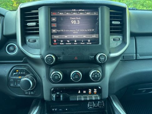Used 2019 RAM 1500 Big Horn AWD/4WD image 11