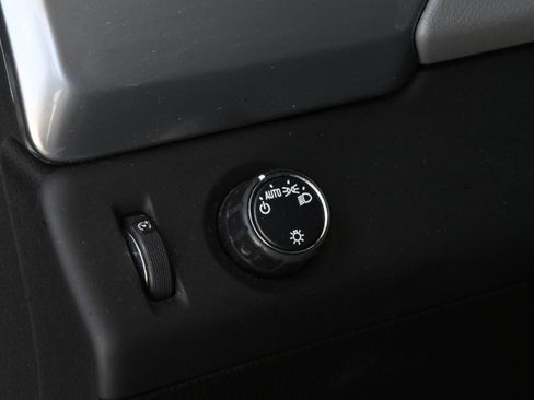 Used 2019 Chevrolet Tahoe LT RWD image 25