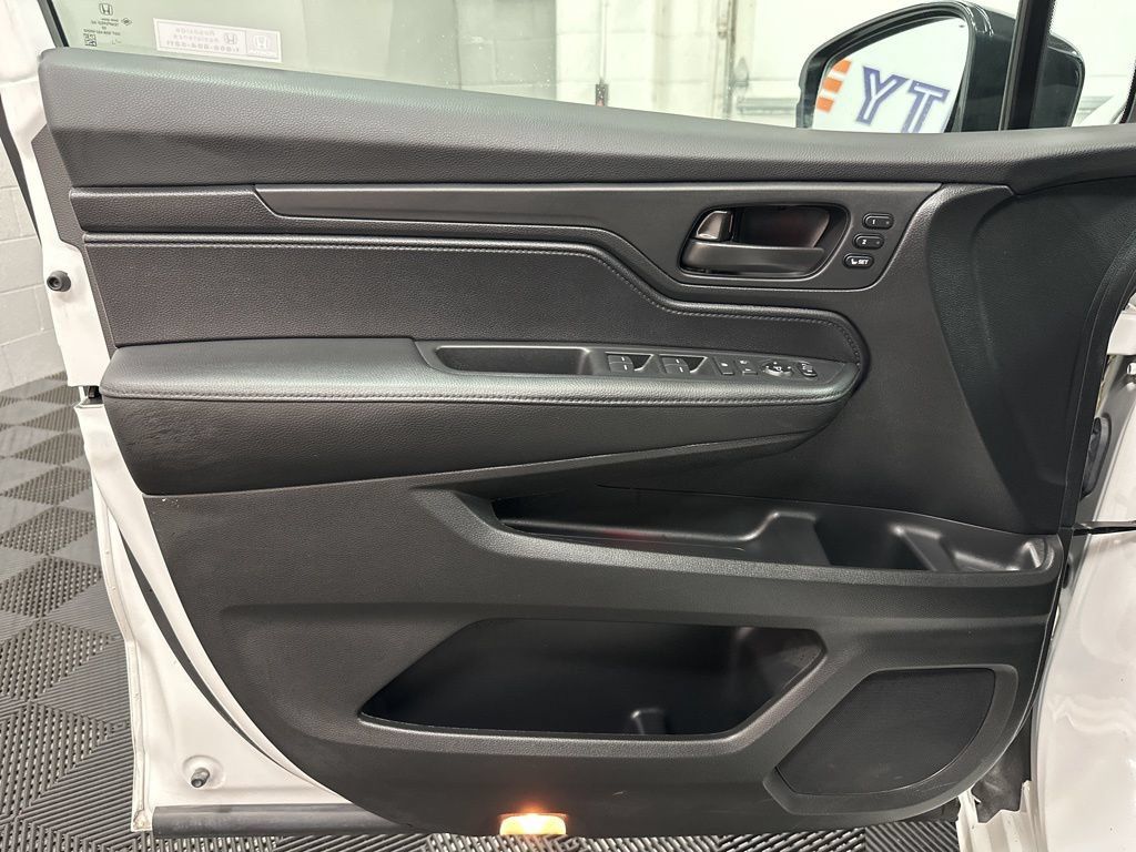 Used 2024 Honda Odyssey Sport image 17