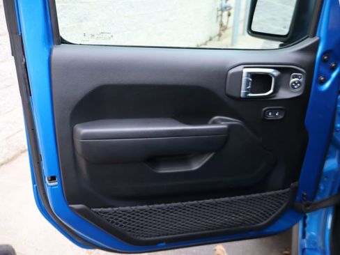 Used 2024 Jeep Wrangler Willys image 16