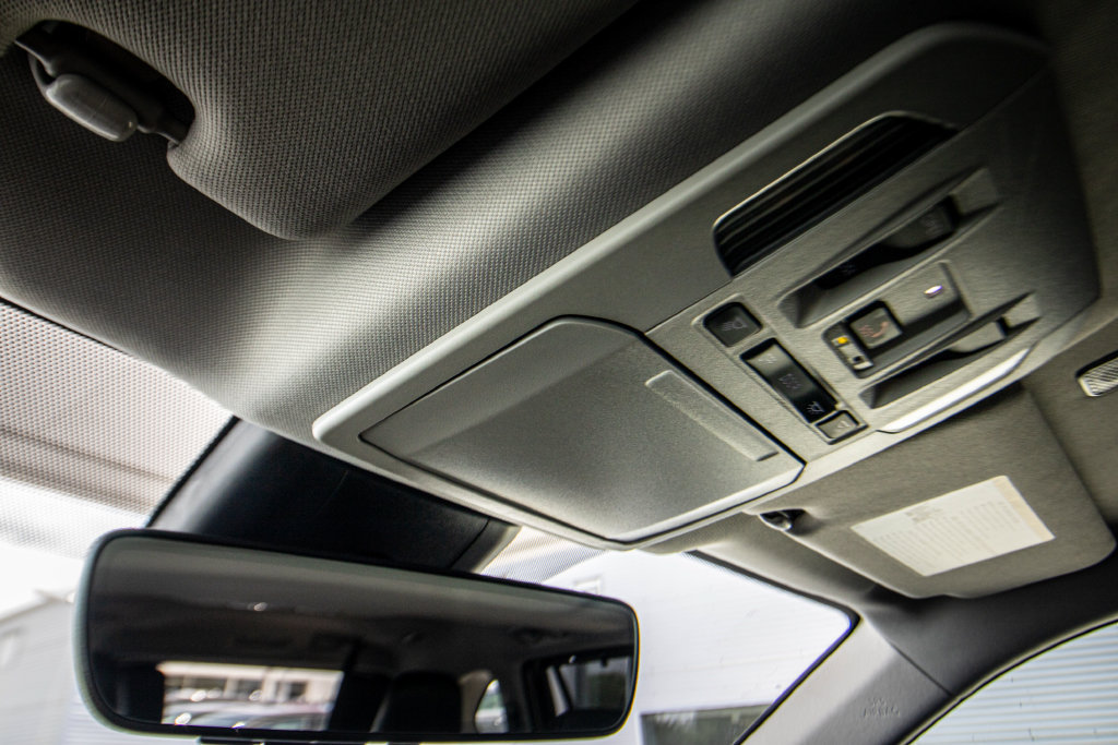 Used 2024 Toyota Highlander XLE FWD image 33