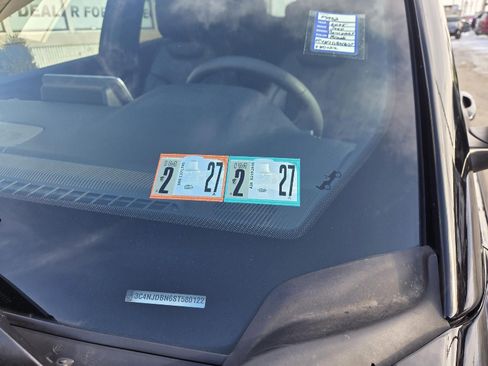 Used 2025 Jeep Compass Latitude image 15