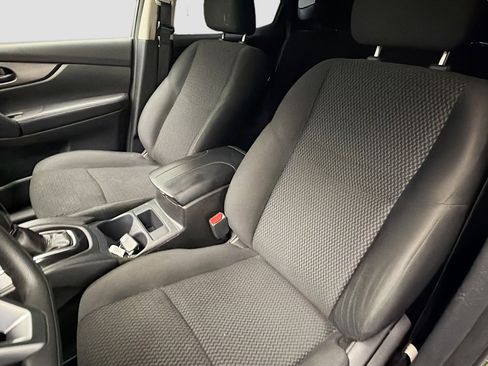 Used 2022 Nissan Rogue Sport S image 11