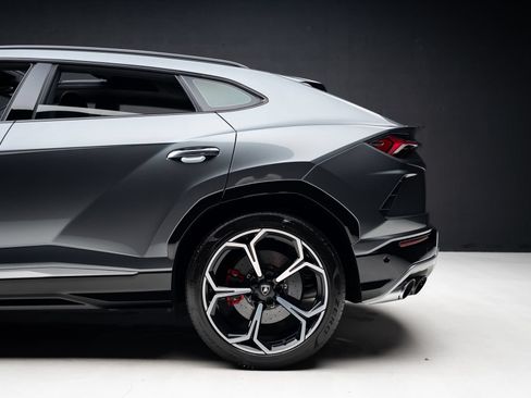 Used 2019 Lamborghini Urus AWD/4WD image 21