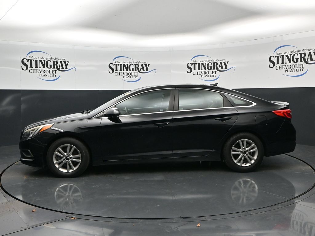 Used 2016 Hyundai Sonata SE FWD image 4