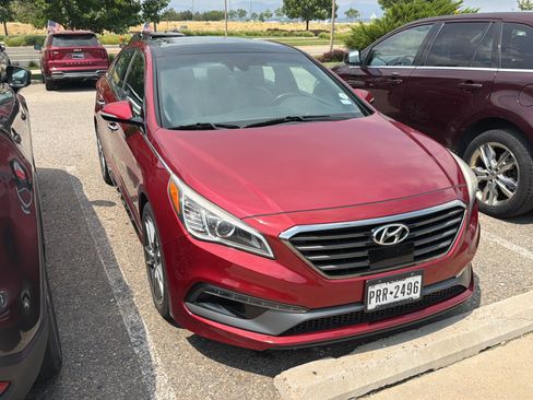 Used 2015 Hyundai Sonata Sport 2.0T w/ Option Group 07 FWD image 5