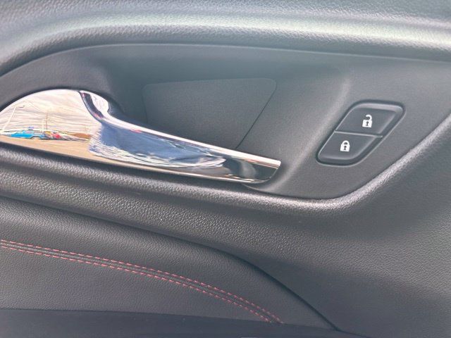 Used 2024 Chevrolet Trax RS w/ Sunroof Package FWD image 15