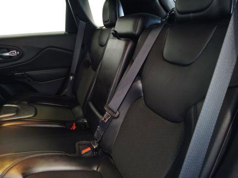 Used 2021 Jeep Cherokee Latitude Plus image 37