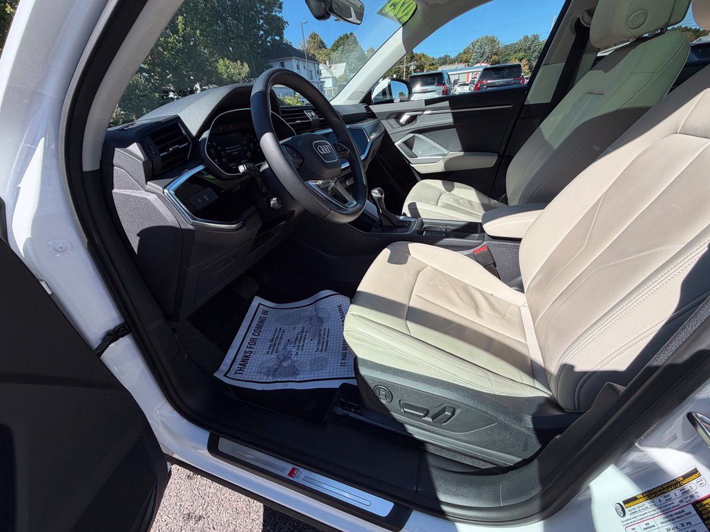 Used 2025 Audi Q3 2.0T Premium AWD/4WD image 9