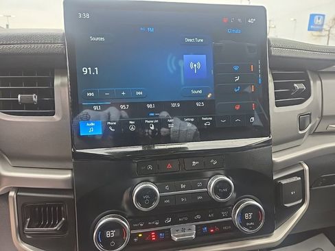 Used 2023 Ford Expedition XLT image 24