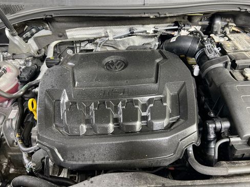 Used 2023 Volkswagen Tiguan SE AWD/4WD image 29