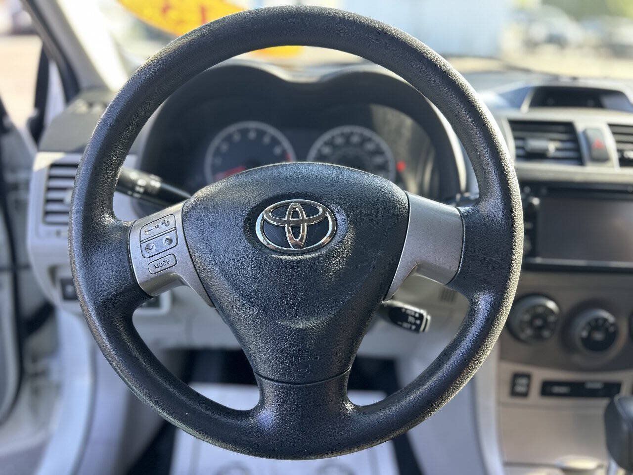 Used 2013 Toyota Corolla LE FWD image 10