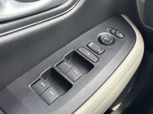 Used 2025 Honda HR-V LX image 32