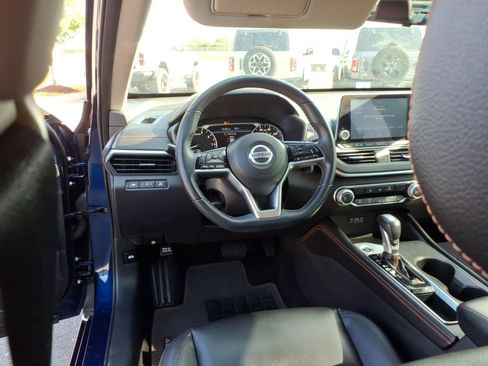 Used 2020 Nissan Altima 2.5 SR FWD image 15