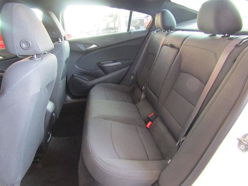 Used 2017 Chevrolet Cruze LT w/ Convenience Package FWD image 9