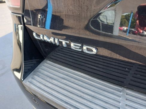 Used 2021 Ford Expedition Max Limited image 12