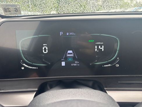 Used 2023 Kia Sportage EX AWD/4WD image 16