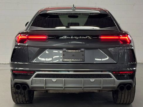 Used 2019 Lamborghini Urus Sport Utility 4D image 4