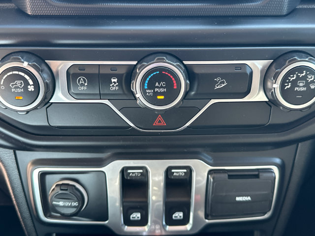 Used 2019 Jeep Wrangler Sport AWD/4WD image 27