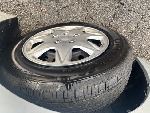 Used 2017 Toyota Corolla L image 10