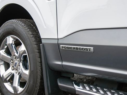 Used 2021 Ford F150 XLT w/ Equipment Group 302A High image 13