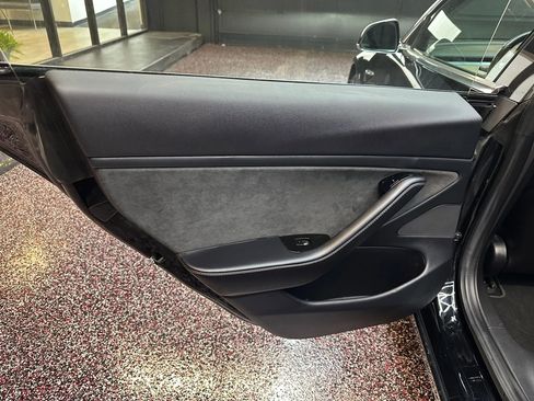 Used 2018 Tesla Model 3 Long Range image 16