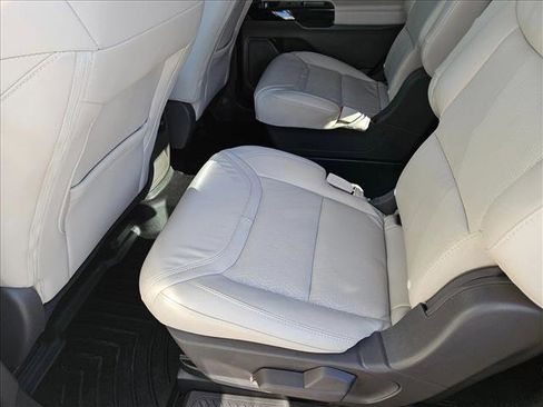 Used 2023 Ford Explorer Platinum w/ Technology Package image 20