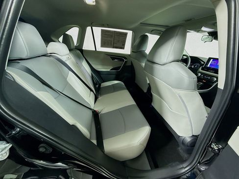 Certified 2025 Toyota RAV4 XLE Premium image 28