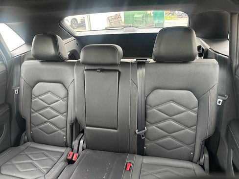 Used 2024 Volkswagen Atlas Cross Sport SE w/ Panoramic Sunroof Package AWD/4WD image 45