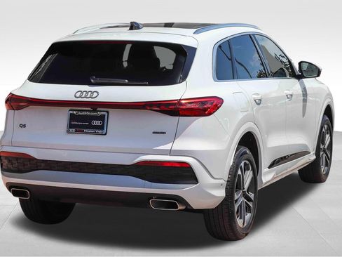 Certified 2025 Audi Q5 Premium w/ Convenience Package AWD/4WD image 8
