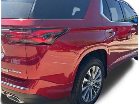 Used 2023 Chevrolet Traverse Premier image 15