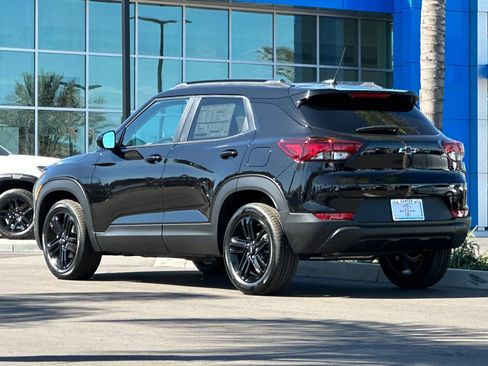 New 2026 Chevrolet TrailBlazer LT w/ Midnight Edition FWD image 6