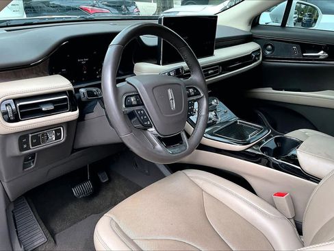 Used 2023 Lincoln Nautilus Reserve w/ Equipment Group 201A image 17