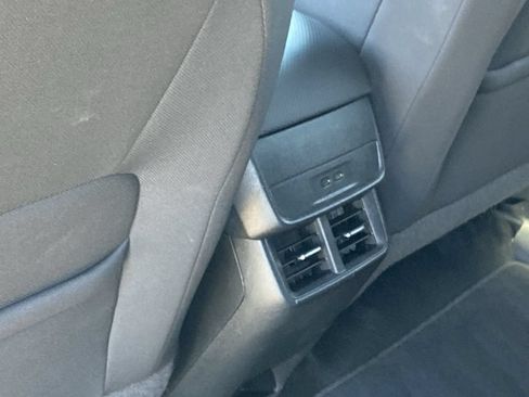 Used 2025 Chevrolet Equinox LT FWD image 17