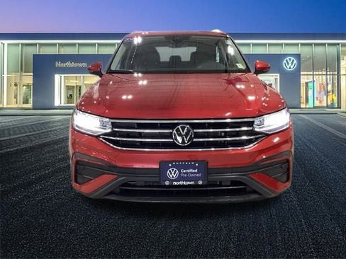 Certified 2024 Volkswagen Tiguan SE image 5