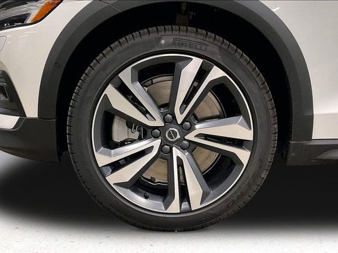 New 2026 Volvo V60 B5 Cross Country Plus w/ Protection Package Premier AWD/4WD image 13
