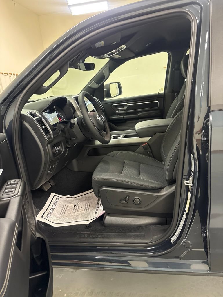 New 2026 RAM 1500 Big Horn AWD/4WD image 9