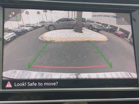 Certified 2023 Volkswagen Jetta SE w/ Panoramic Sunroof Package image 21