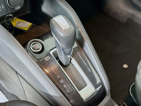 Used 2020 Nissan Kicks S image 17