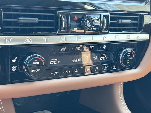 New 2026 Nissan Pathfinder Platinum w/ Lighting Package AWD/4WD image 34