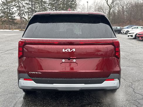 New 2026 Kia Carnival image 6